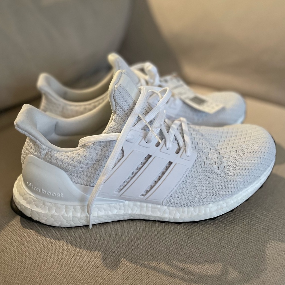NWT Adidas Ultraboost 4.0 DNA